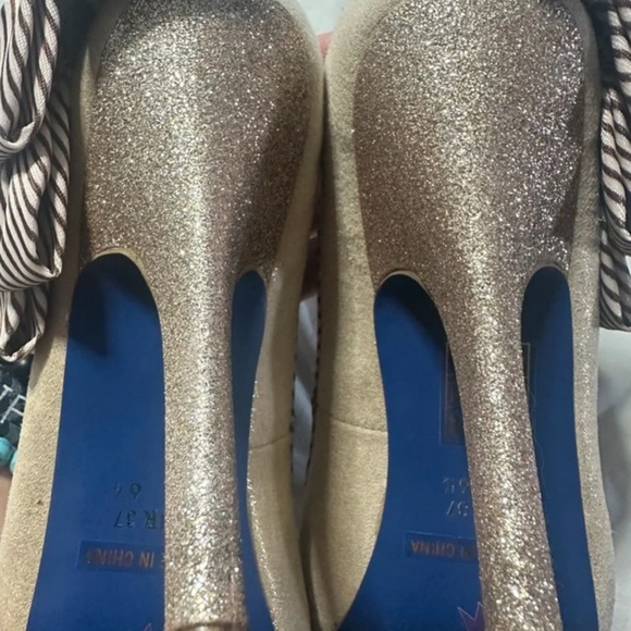 Poetic License Cream and Brown Striped Heels - Picture 6 of 6